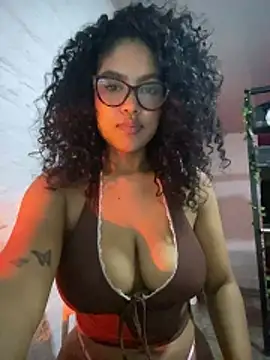 Snapshot of miiabrown18 chatting on May 24, 1:21 am miiabrown18 online show from May 24, 1:21 am