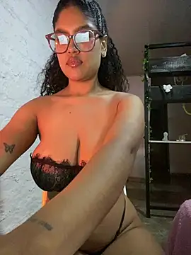 Snapshot of miiabrown18 chatting on June 14, 8:49 am miiabrown18 online show from June 14, 8:49 am