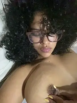 Snapshot of miiabrown18 chatting on June 16, 9:45 am miiabrown18 online show from June 16, 9:45 am