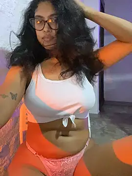 Snapshot of miiabrown18 chatting on July 12, 12:01 am miiabrown18 online show from July 12, 12:01 am