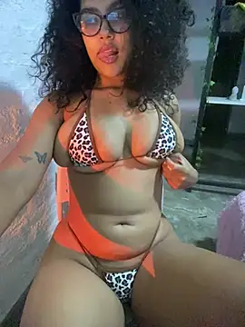 Snapshot of miiabrown18 chatting on July 19, 1:09 am miiabrown18 online show from July 19, 1:09 am