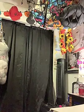 blondebarbiebae online show from March 3, 12:17 am