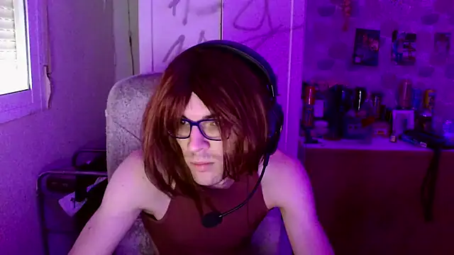 Snapshot of DairaxSissy_ chatting on November 11, 2:50 pm DairaxSissy online show from November 11, 2:50 pm