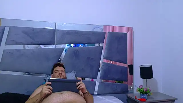 big bearr online show from November 9, 5:00 pm