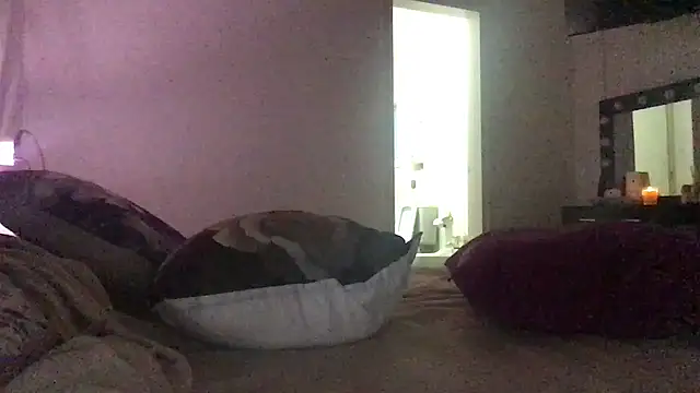 paula19800 online show from December 14, 4:23 pm