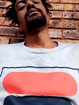 Snapshot of Goofygoody17 chatting on November 2, 10:06 am Goofygoody17 online show from November 2, 10:06 am