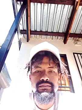 Snapshot of Goofygoody17 chatting on February 16, 7:37 am Goofygoody17 online show from February 16, 7:37 am