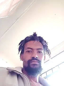 Snapshot of Goofygoody17 chatting on February 18, 7:15 am Goofygoody17 online show from February 18, 7:15 am