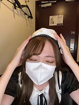 Snapshot of Moe_v_v chatting on October 30, 11:11 am Moe v v online show from October 30, 11:11 am