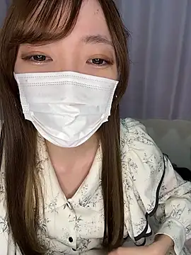 Snapshot of Moe_v_v chatting on November 8, 6:35 am Moe v v online show from November 8, 6:35 am