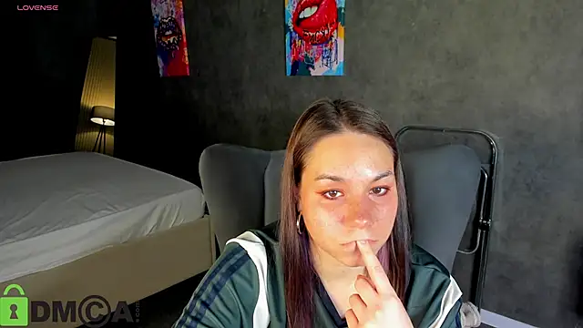 Al1ice Moures online show from October 28, 1:09 am