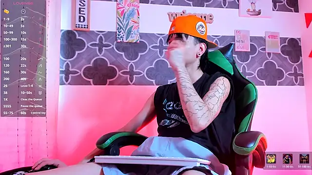 Skinny batman online show from January 8, 7:16 pm