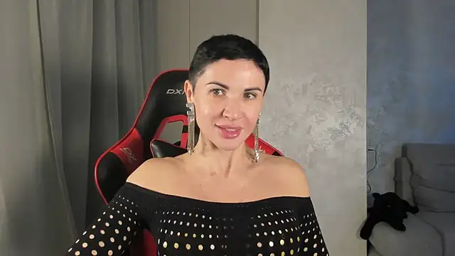 Snapshot of Angel_iam chatting on December 15, 7:07 pm Angel iam online show from December 15, 7:07 pm