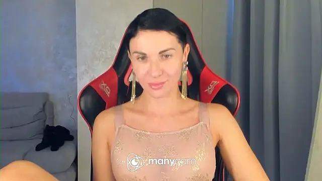 Snapshot of Angel_iam chatting on August 6, 4:53 pm Angel iam online show from August 6, 4:53 pm