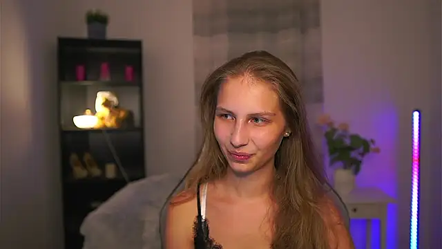Snapshot of emmie_murray chatting on July 5, 7:10 pm emmie murray online show from July 5, 7:10 pm