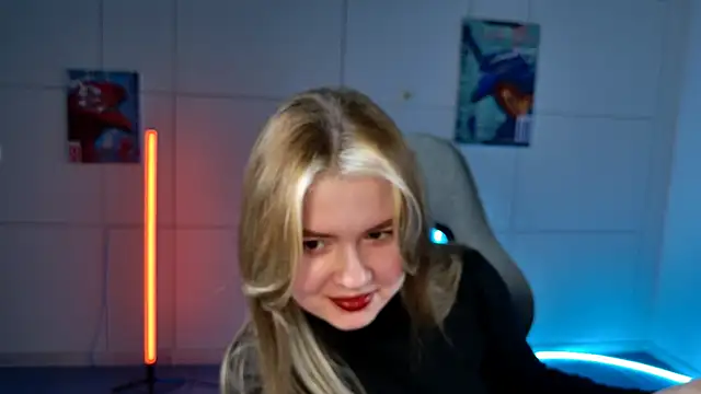 Snapshot of HaleySun chatting on October 1, 1:17 pm HaleySun online show from October 1, 1:17 pm
