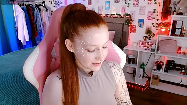 Ayla Hicks online show from November 24, 7:13 pm