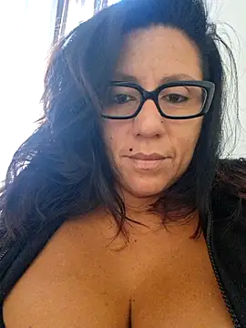 Snapshot of Lolytamilf chatting on September 30, 7:35 am Lolytamilf online show from September 30, 7:35 am