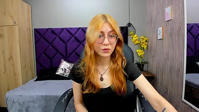 ChloeCampbell03 online show from November 12, 1:11 pm