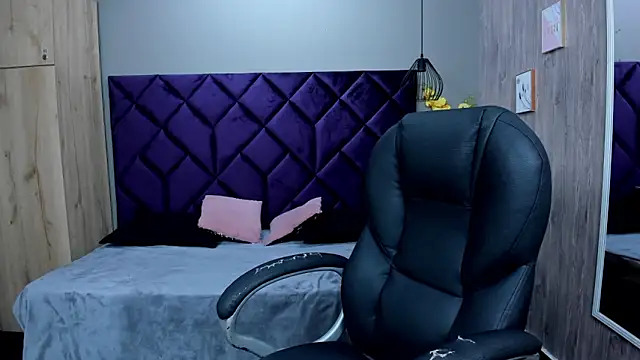 ChloeCampbell03 online show from November 22, 4:17 pm