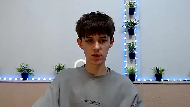 Snapshot of Hoot_Dude_ chatting on November 12, 1:55 pm Hoot Dude online show from November 12, 1:55 pm