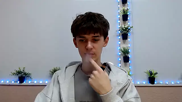 Snapshot of Hoot_Dude_ chatting on November 24, 1:11 pm Hoot Dude online show from November 24, 1:11 pm