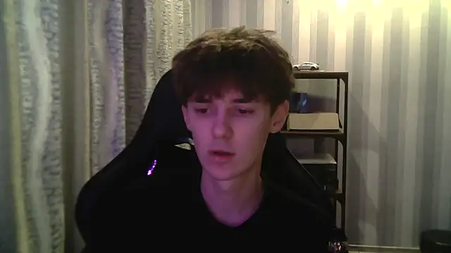 Snapshot of Hoot_Dude_ chatting on November 28, 11:13 am Hoot Dude online show from November 28, 11:13 am