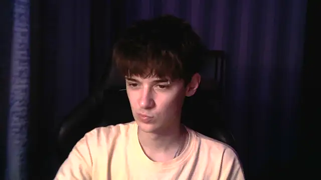 Snapshot of Hoot_Dude_ chatting on December 1, 2:11 pm Hoot Dude online show from December 1, 2:11 pm