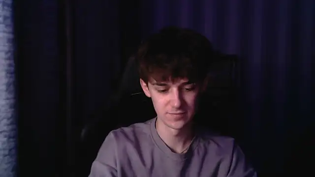 Snapshot of Hoot_Dude_ chatting on December 2, 6:47 pm Hoot Dude online show from December 2, 6:47 pm