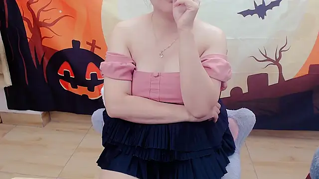 Snapshot of Lilya_39 chatting on October 31, 11:55 am Lilya 39 online show from October 31, 11:55 am