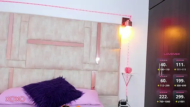 emily  walker online show from November 6, 1:12 pm