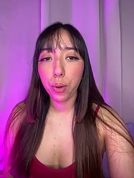 Snapshot of emily__walker chatting on May 3, 6:52 am emily walker online show from May 3, 6:52 am
