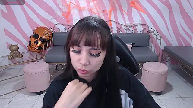 Snapshot of saabrina_ chatting on October 27, 1:26 pm saabrina online show from October 27, 1:26 pm