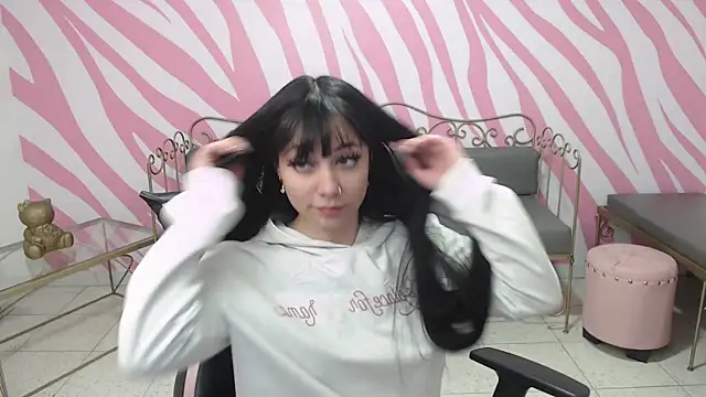 Snapshot of saabrina_ chatting on November 21, 1:10 pm saabrina online show from November 21, 1:10 pm