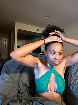 Snapshot of YeahhhitsBreezy chatting on September 29, 4:06 am YeahhhitsBreezy online show from September 29, 4:06 am