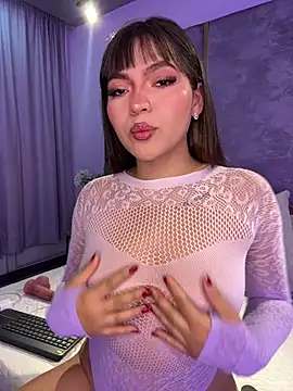 Snapshot of Samantha_Hans chatting on July 13, 9:17 pm Samantha Hans online show from July 13, 9:17 pm