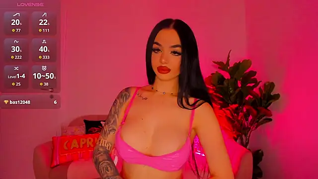 TiaBelle online show from October 30, 6:52 pm