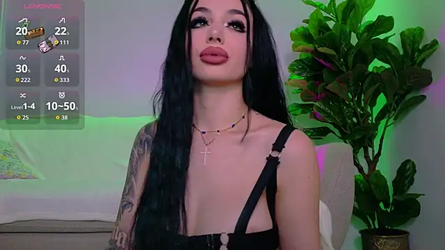 TiaBelle online show from December 3, 6:28 pm