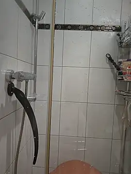 TommyTom76 online show from October 31, 7:04 pm