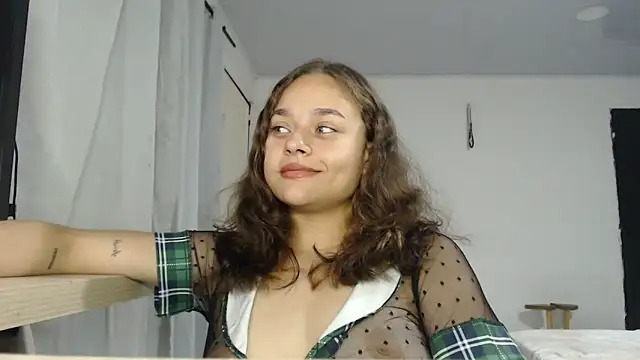 LittleCheerry69 online show from April 23, 2:52 pm