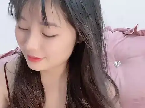 Snapshot of Lie_liee chatting on May 8, 1:49 pm Lie liee online show from May 8, 1:49 pm