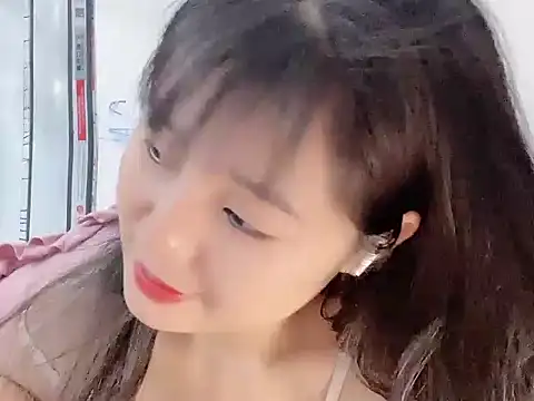 Snapshot of Lie_liee chatting on June 26, 2:05 am Lie liee online show from June 26, 2:05 am