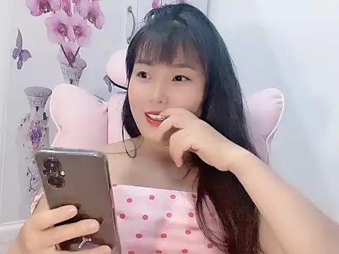 Snapshot of Lie_liee chatting on July 8, 2:32 pm Lie liee online show from July 8, 2:32 pm