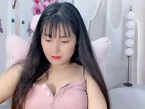 Snapshot of Lie_liee chatting on July 13, 1:47 pm Lie liee online show from July 13, 1:47 pm