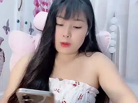 Snapshot of Lie_liee chatting on July 17, 1:40 pm Lie liee online show from July 17, 1:40 pm