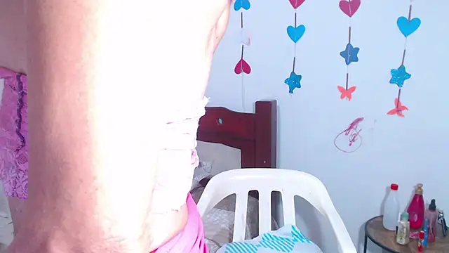 Snapshot of lorenacapelli chatting on May 14, 11:28 am lorenacapelli online show from May 14, 11:28 am