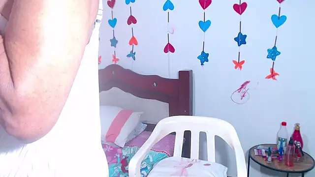 Snapshot of lorenacapelli chatting on June 9, 12:11 am lorenacapelli online show from June 9, 12:11 am