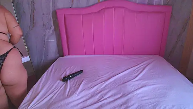 Snapshot of salmaa_27 chatting on October 4, 2:15 pm salmaa 27 online show from October 4, 2:15 pm