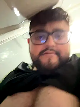 Snapshot of herinhos38 chatting on September 25, 8:18 am herinhos38 online show from September 25, 8:18 am