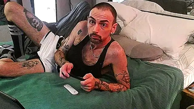 Snapshot of hungbot chatting on December 18, 7:58 am hungbot online show from December 18, 7:58 am